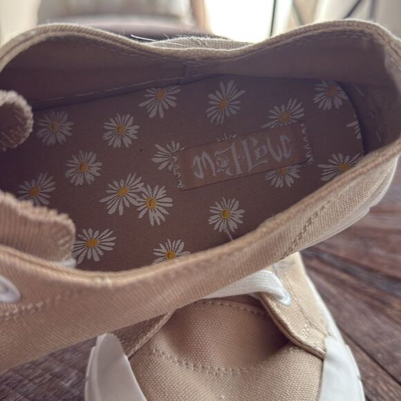 Mad Love Fran Platform Tan Canvas Lace Up Sneakers - Picture 9 of 10